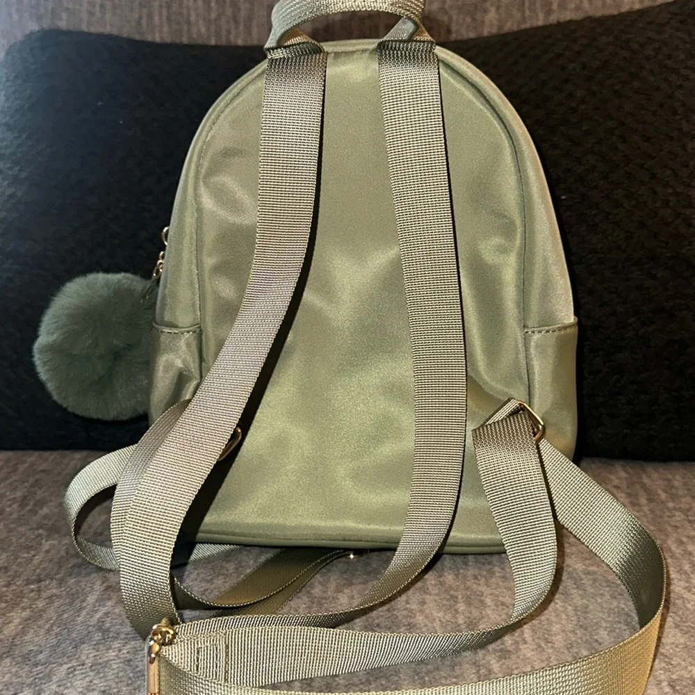 LD Mini Backpack - Picture 2 of 4